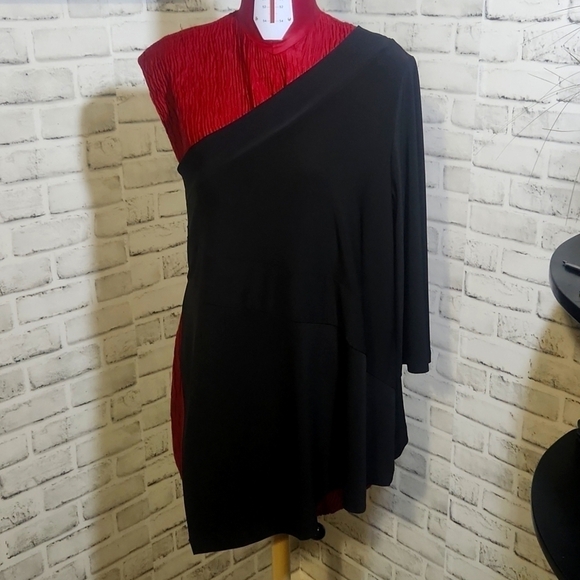 Sun Kim Tops - Sun Kim SZ S One Arm Black Blouse